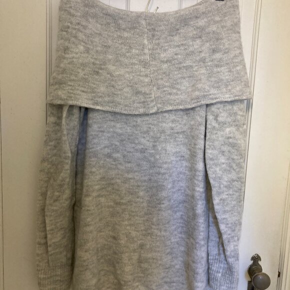 Cozy Delicate Balletcore Off-Shoulder Sweater Tunic - Picture 3 of 4